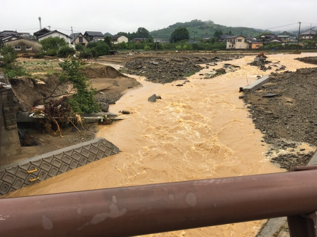 緊急放流の災害